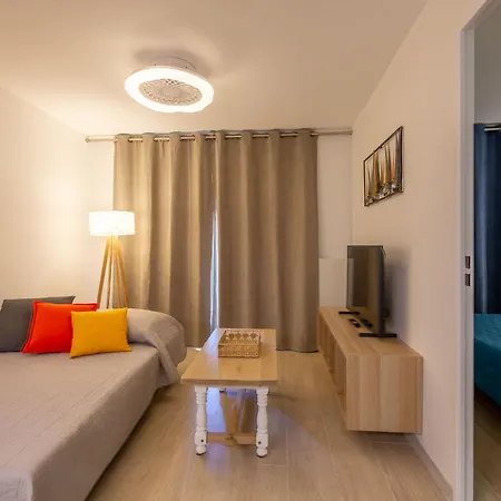 Domaine Du Preconil-5 By Interhome * Сент-Максим