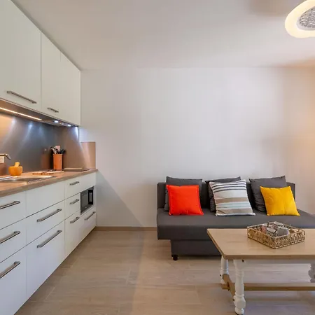 Апартаменты Domaine Du Preconil-5 By Interhome